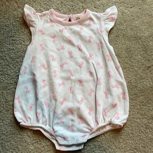 9 month baby onesie with pink giraffes